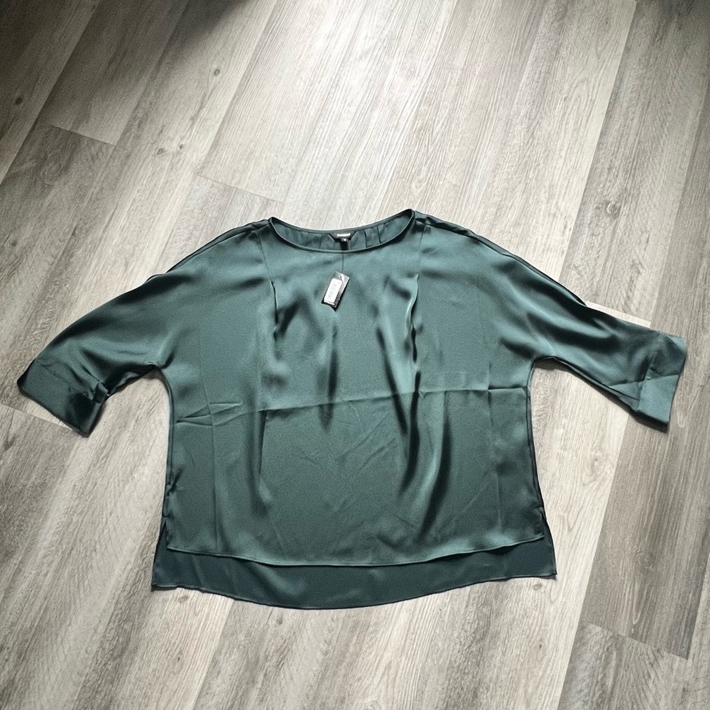 💚NWT 💚 Express Dark Green Satin Blouse